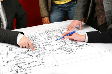 contractor-client_studying_plans